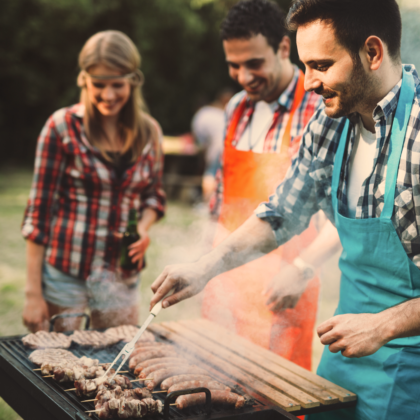 BBQ &#8211; sposób przyrządzania mięsa, sos czy typ imprez? <strong>Najlepiej wszystko jednocześnie!</strong>